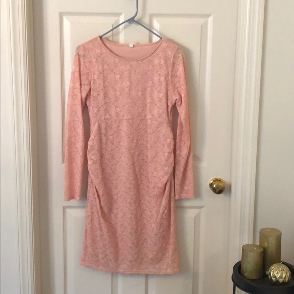 Maternity fitted lace dress